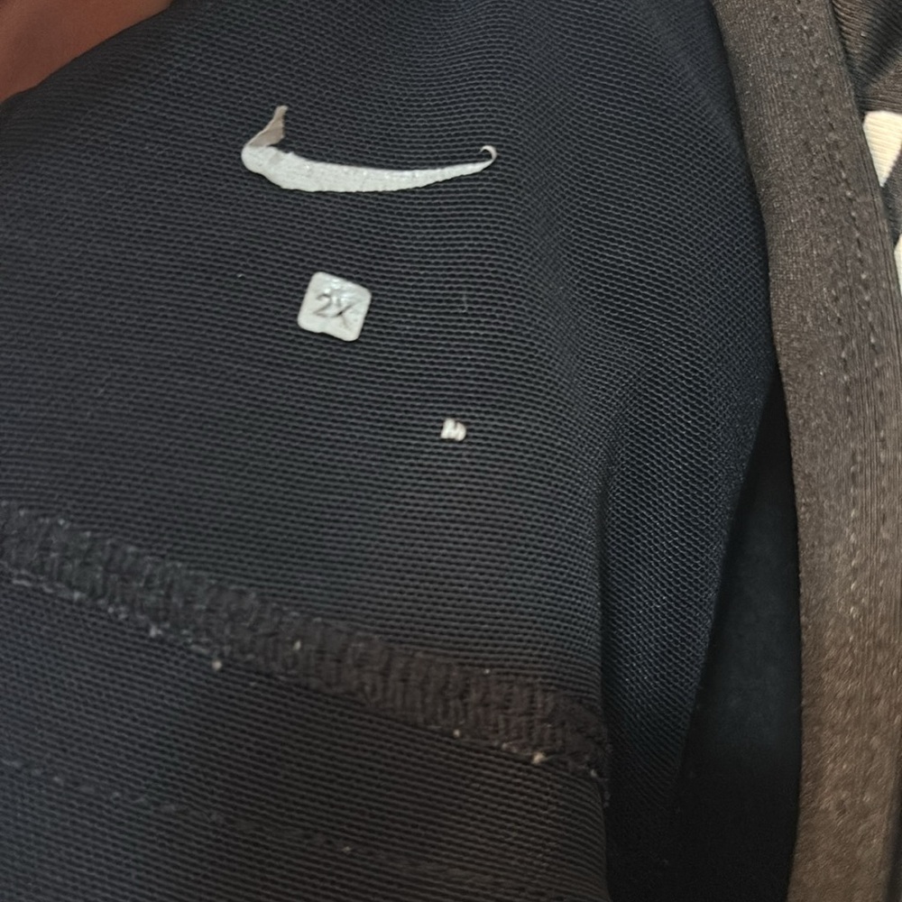 Nike Black and White Asymmetrical Fitted Swim Tank Top - Picture 4 of 8
